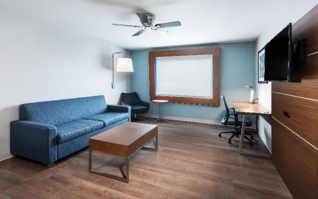 Holiday Inn Express Suites West Plains Southwest