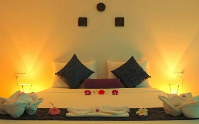 Two Moons Hotel - Hostel