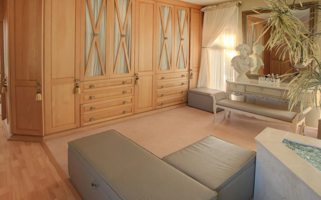 Xanadu Guest Villa
