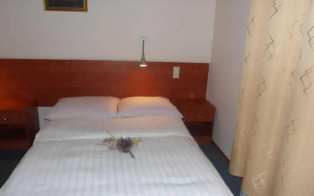 Hotel Julianow