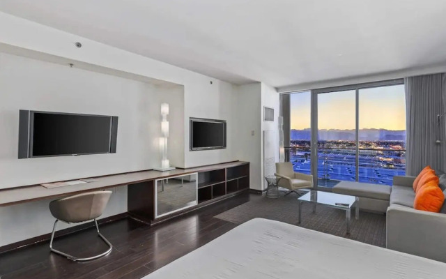 Stunning Views Palms Studio 27303