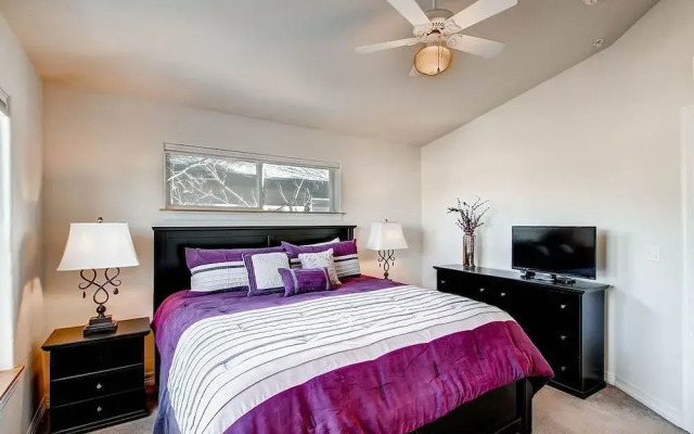 Kingdom Park Townhomes 830 by Pinnacle Lodging