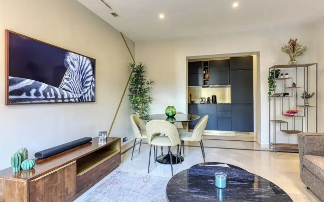 Montaigne Executive Suite