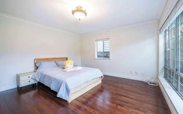 Comfortable Room in a Shared Home