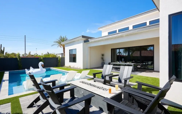 Luxe - Solstice Retreat - Heated Pools - 2 Homes