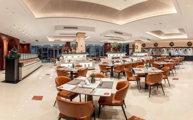 Отель Merchant Marco Grand