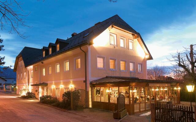 Отель Austria Classic Hotel Hölle Австрия, Зальцбург - отзывы, цены и фото номеров - забронировать отель Austria Classic Hotel Hölle онлайн вид на фасад