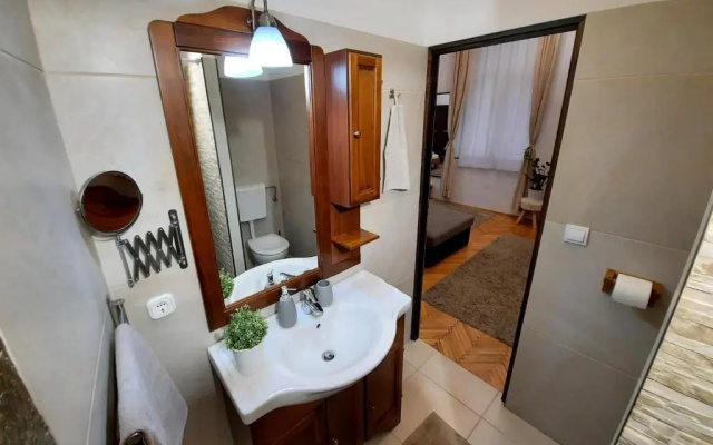 Central Gold Apartment