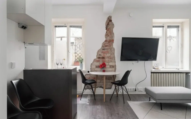 Renovated Top Floor Studio in Kallio