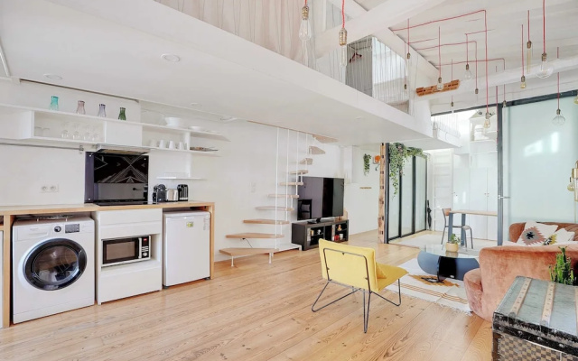 Spacious Apartment 2br/4p - Republique