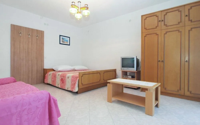 Apartment 1563