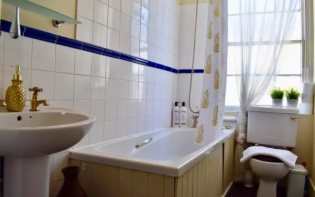 2 Bedroom Central Maisonette Apartment