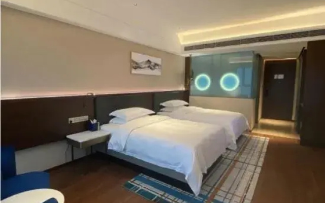 White Crane Hotel