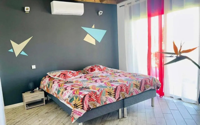 la villa TIKALIKATA