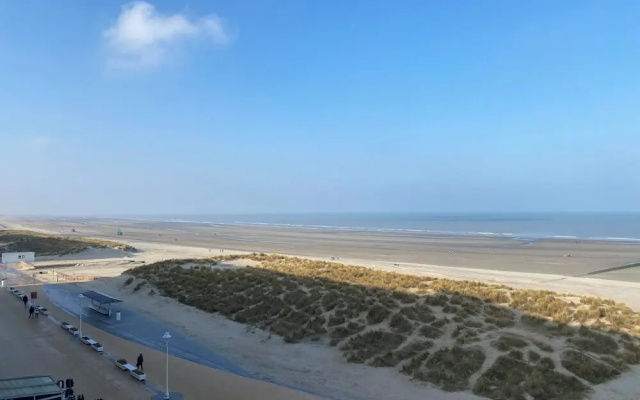Apartment Nieuwpoort With Stunning Beach Views