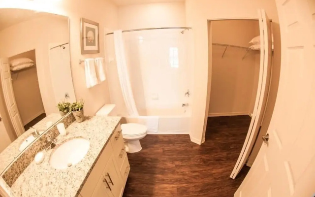 Modern Lucaya 4 Bedrooms 3 Baths Townhome