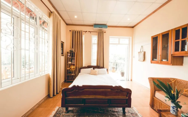 Hillside Homestay Hue - Top Apartment