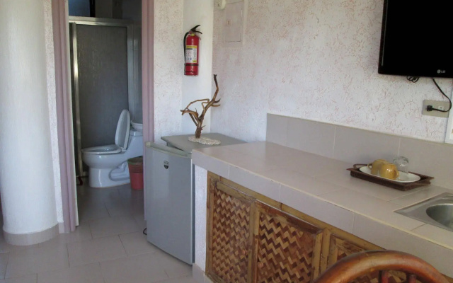 Amigos Beach Resort