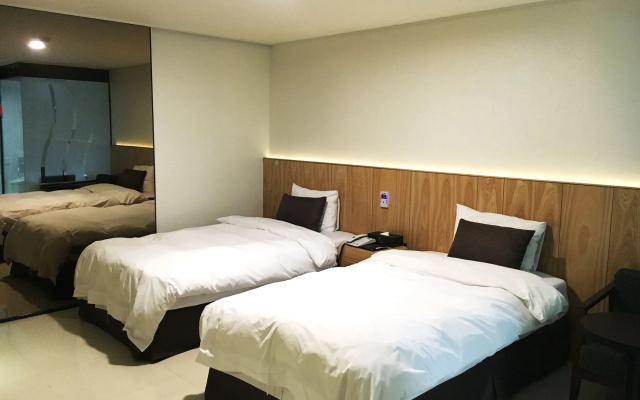 K Tourist Hotel