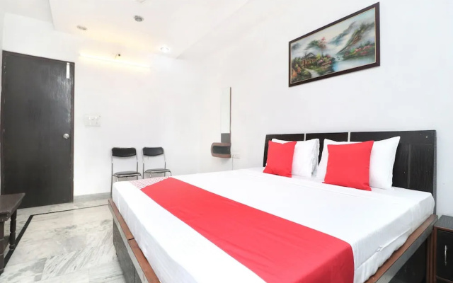 OYO 14985 Hotel S K