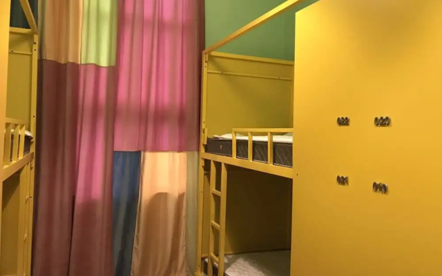 Shakespeare Garden Hostel