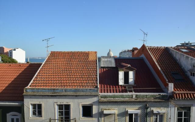 Апартаменты Mobilux Apartments Lisbon вид на фасад