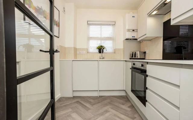 The Deck West Wall - 2 Bedroom Apartment - Tenby