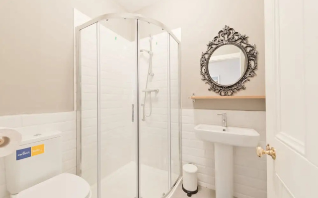 Sweet Inn - Gorgeous Howth I