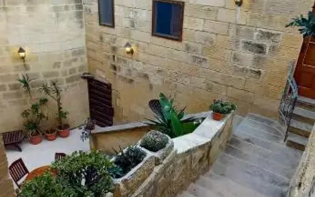 Ta Majsi farmhouse with indoor heated pool