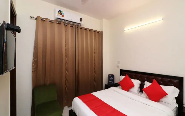 OYO 23320 Hotel Ozone
