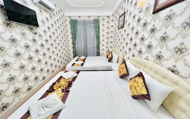 RedDoorz Truc Huyen Hotel