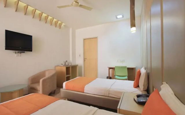 OYO 11883 Hotel Purple Inn