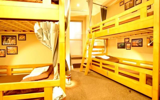 Osaka Guesthouse Nest - Hostel