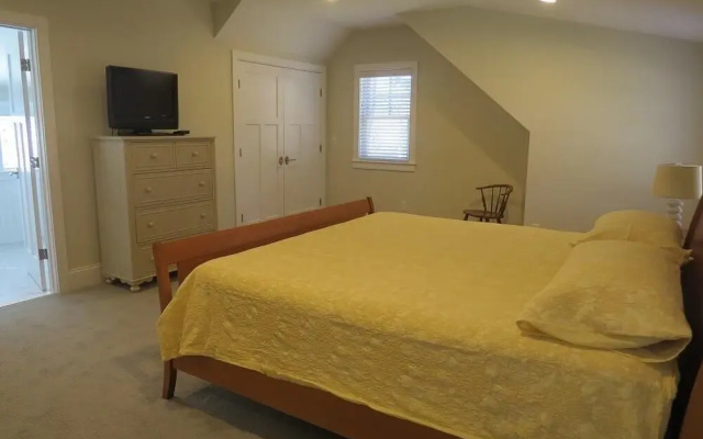 6 Crocker Rise Four Bedroom House