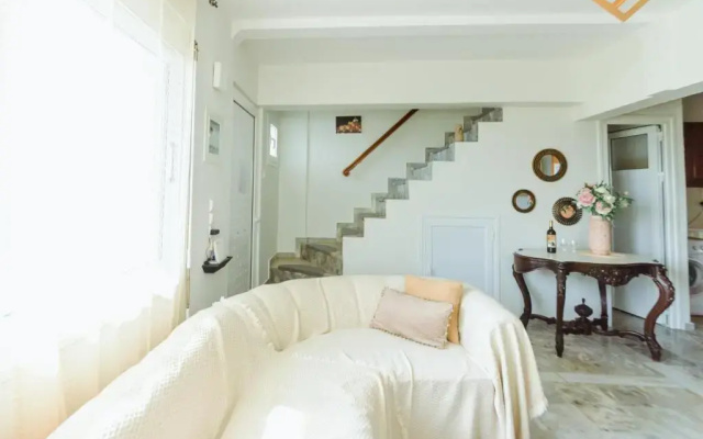 Akadimia Luxury Apartment