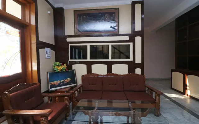 Hotel Rajdhani Palace By OYO Rooms