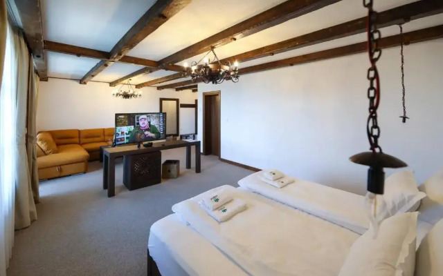 Hotel Leshten