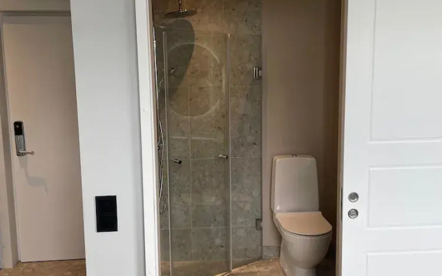 Apartment - Sleeps 3 & Great Location