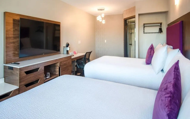 Coast Courtenay Hotel