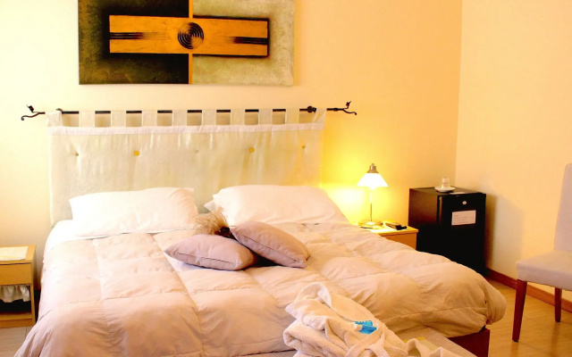 Eremes Rooms & Apartments