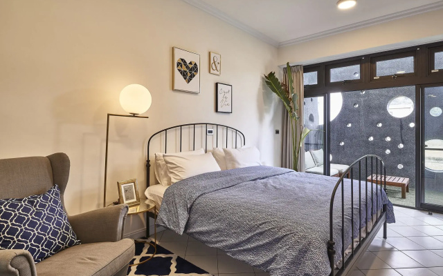noir B&B