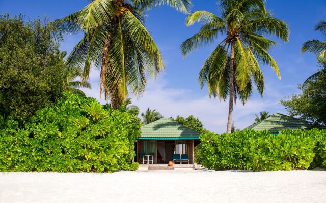 Отель Canareef Resort Maldives вид на фасад