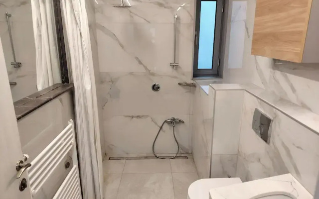 Tritos - Sleeps 11 - Balcony - Parking - Sea View