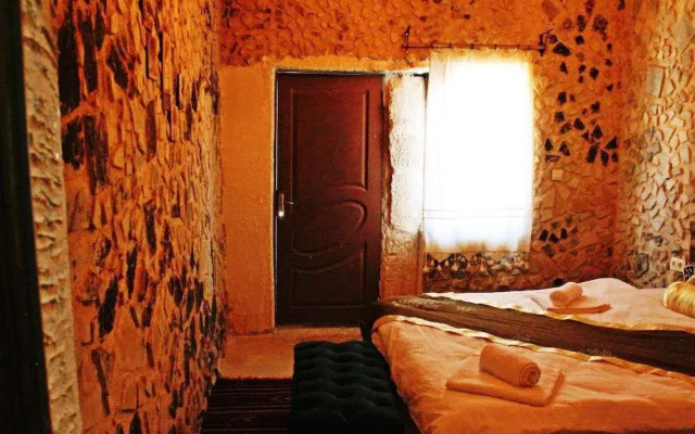 Stone Age Hotel