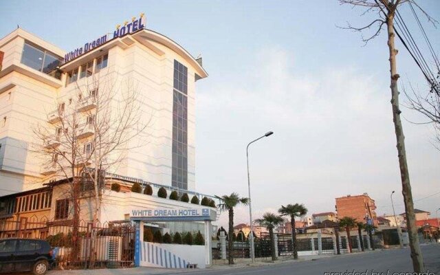 Отель White Dream Hotel Албания, Тирана - отзывы, цены и фото номеров - забронировать отель White Dream Hotel онлайн вид на фасад