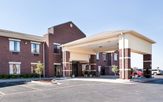Отель Comfort Suites Plainview вид на фасад