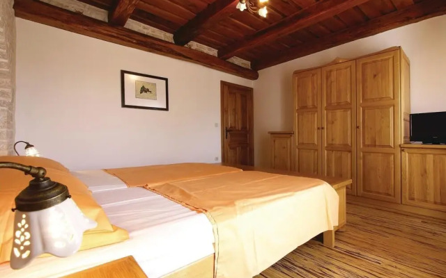 Nice Home in Baderna With Wifi and 2 Bedrooms