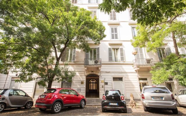 Hotel dei Quiriti Suite парковка