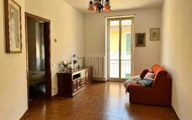 Cheerful Room, Sharing Kitchen in a Cosy Family Art House, Ideal for One Person Or Couple