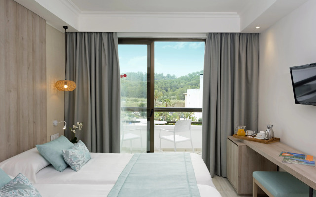 Ona Palmira Paguera Hotel